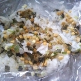 セブン米deあられ納豆ネギ海苔おにぎり レシピ 作り方 By あけぼのマジック 楽天レシピ セブン米deあられ納豆ネギ海苔おにぎり レシピ 作り方 By あけぼのマジック 楽天レシピ